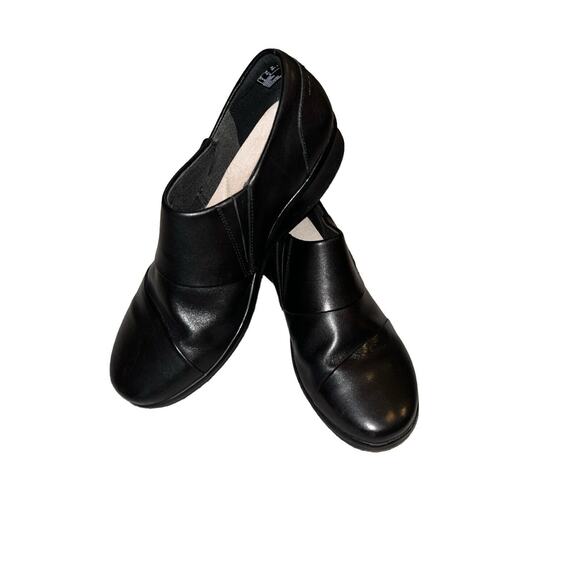 Clarks Collection Soft Cushion Leather Shoe Slip On Women 8.5 W Black‎ - Picture 1 of 9